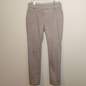 Chico’s Khaki look Pull on Stretch Pants